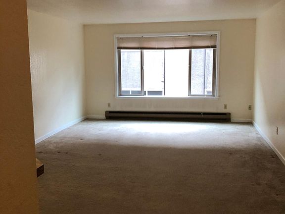 4th image of 4254 7th Ave NE APT 106