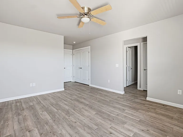 207 W C Ave — Photo 8
