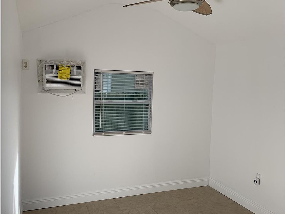 2nd image of 14780 Tyler St