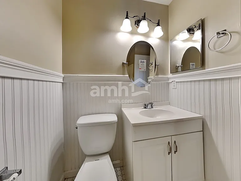 7829 Invermere Blvd — Photo 14