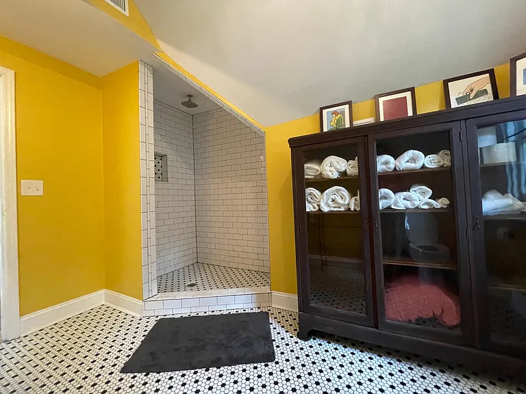 1712 S Main St #2 — Photo 13