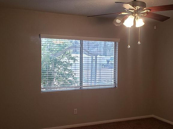 4th image of 9487 Del Mar Ave