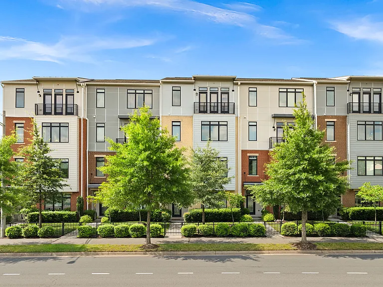 1518 Ribbon Limestone Ter SE — Photo 2