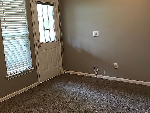 4th image of 617 Huffine Manor Cir