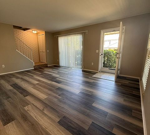 2nd image of 24104 Meadowbridge Dr