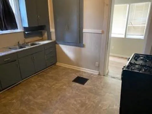 628 Orville Ave #1 — Photo 9