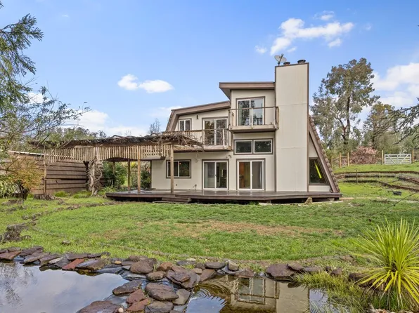 870 Fitchview Lane, Healdsburg, CA 95448