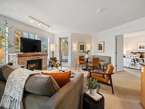 4th image of 4338 Main St #205