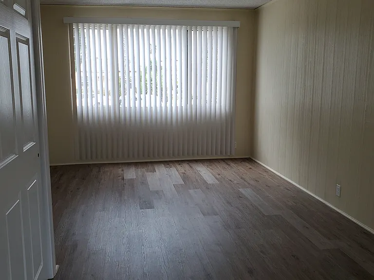 4747 Saratoga Ave — Photo 12