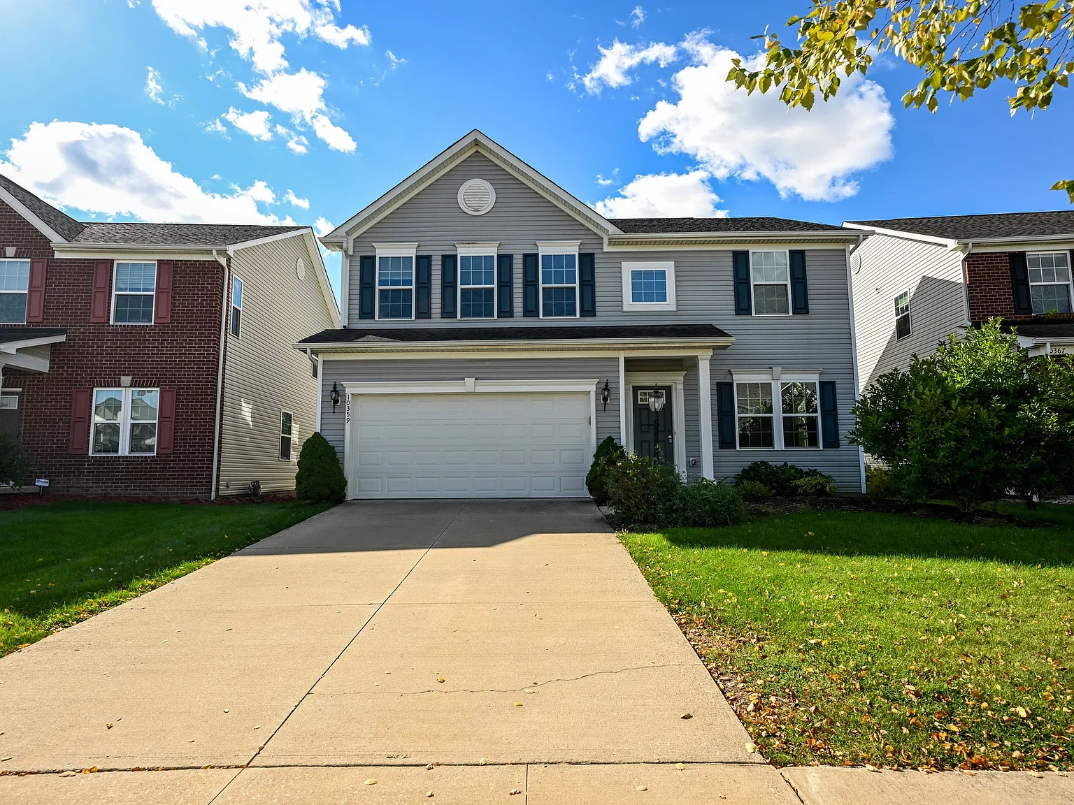 4 bed, 2384 sqft, $3,250 — Photo 2