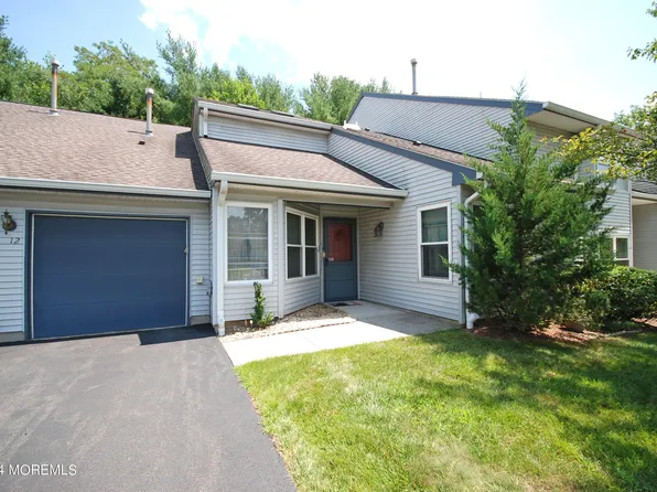 12 Aspen Avenue, Englishtown, NJ 07726