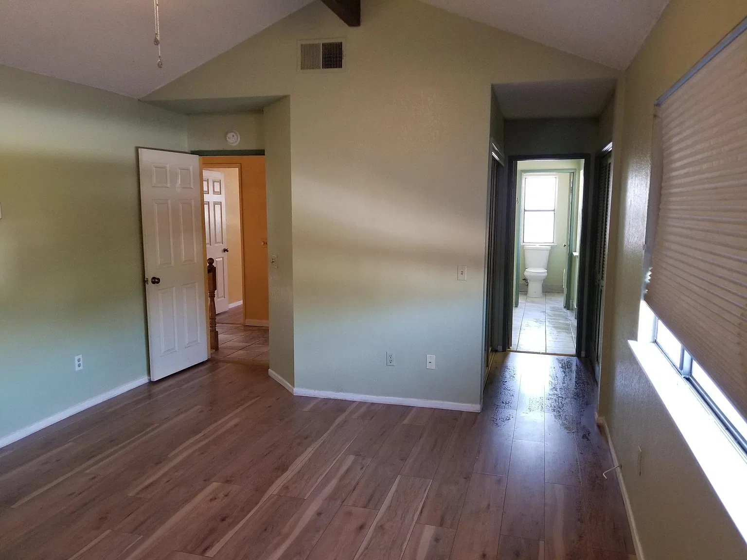 3 bed, 2081 sqft, $2,750 — Photo 4