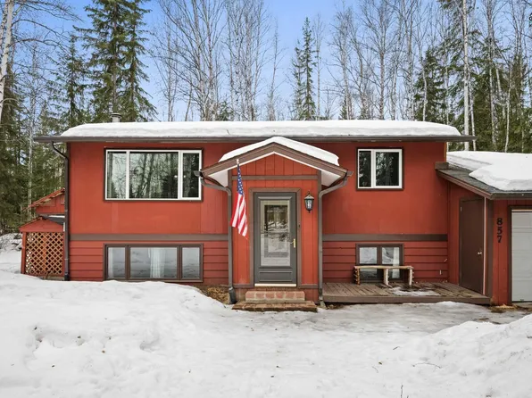 857 Mattie St, North Pole, AK 99705