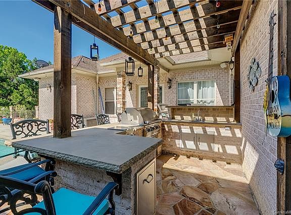5th image of 2601 Cozy Cove Dr
