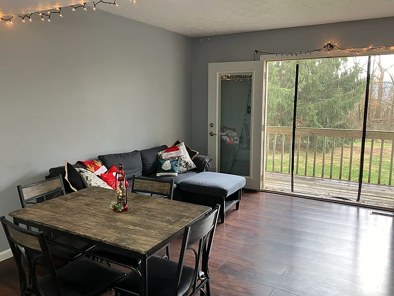 526 E Graham Pl — Photo 13