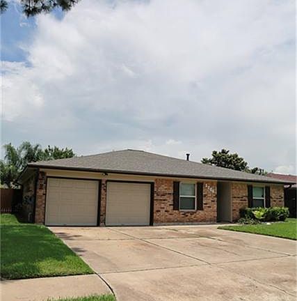 2nd image of 1206 E Brown Ln