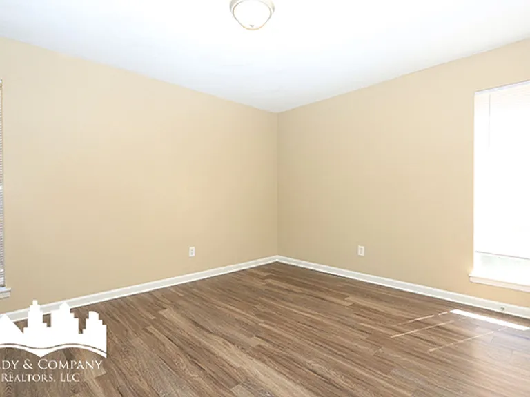 5104 Corkwood Dr — Photo 10