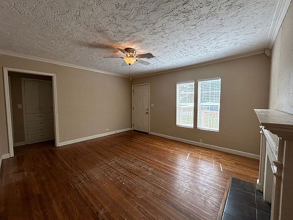 3rd image of 1347 S Erie Ave