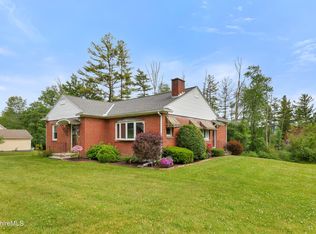 10 Mountain View Ter, Lee, MA 01238
