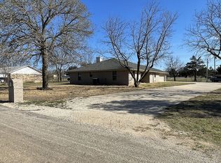 100 Tom Bryant St, Cross Plains, TX 76443
