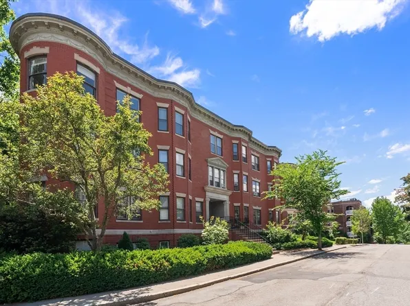 16 Garrison Rd APT 8, Brookline, MA 02445