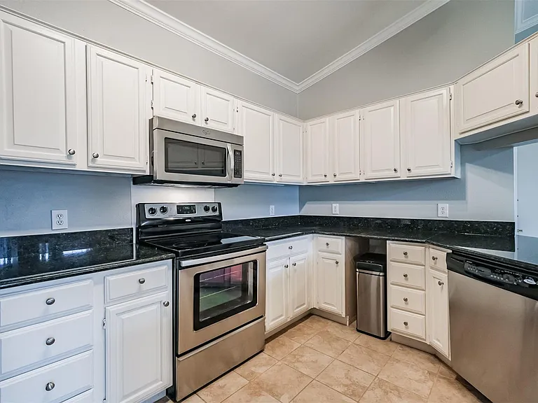 2111 Welch St #B304 — Photo 9