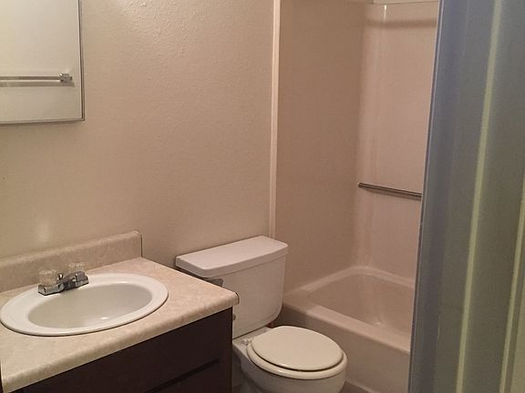 2nd image of 305 S Industrial St #2
