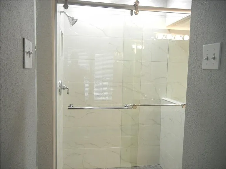 18240 Midway Rd #105 — Photo 15