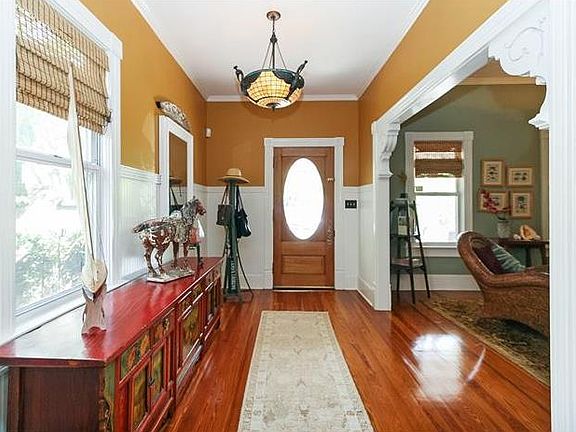 4th image of 1522 Charlotte Ln