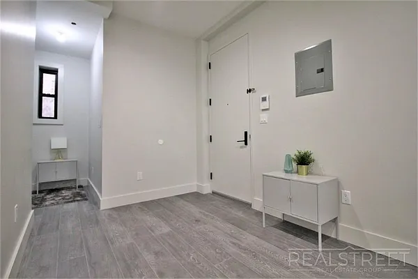 Rented by Real Street Inc | media 3