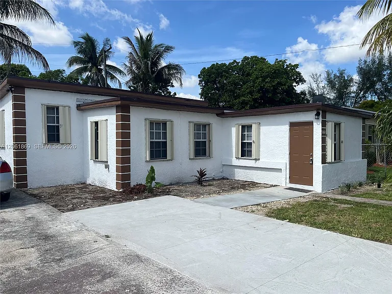 1160 NW 105th St — Photo 3