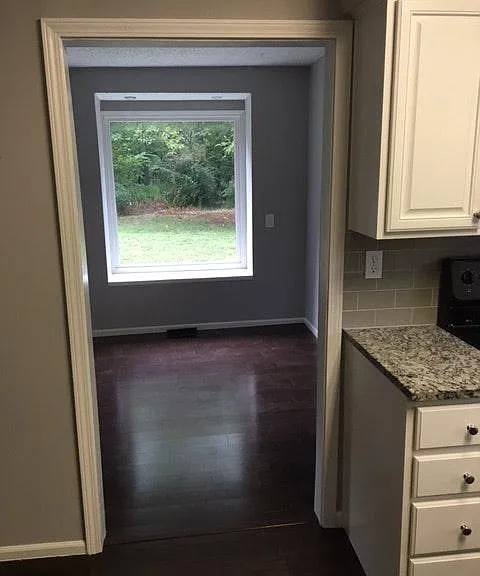 Breakfast room or office off kitchen