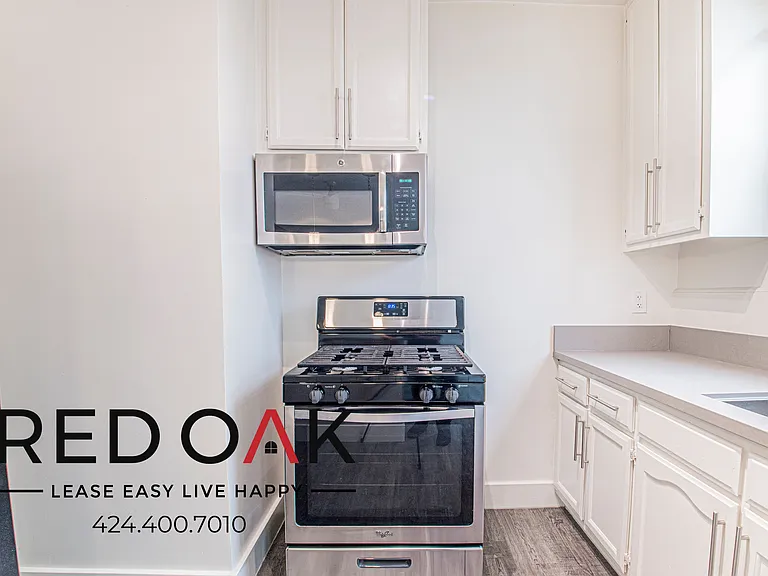 121 N Kenmore Ave #205 — Photo 6
