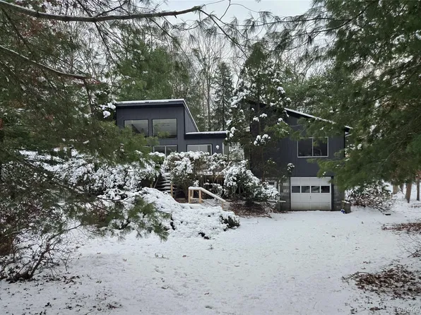 5 Cattalo Circle, East Hampton, NY 11937