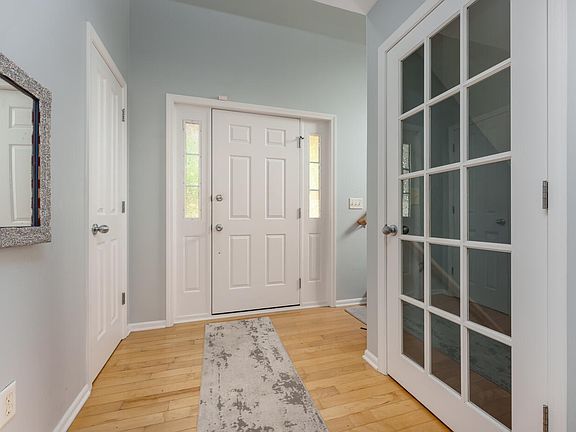 4th image of 4715 Geneva Ave