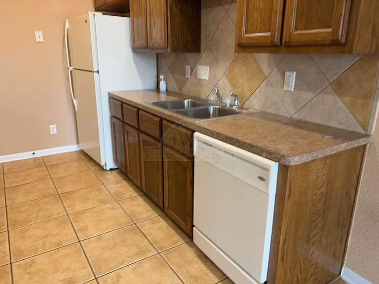4701 Autumn Valley Dr — Photo 8