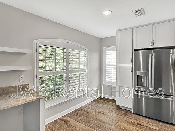 3rd image of 1655 The Greens Way APT 3332