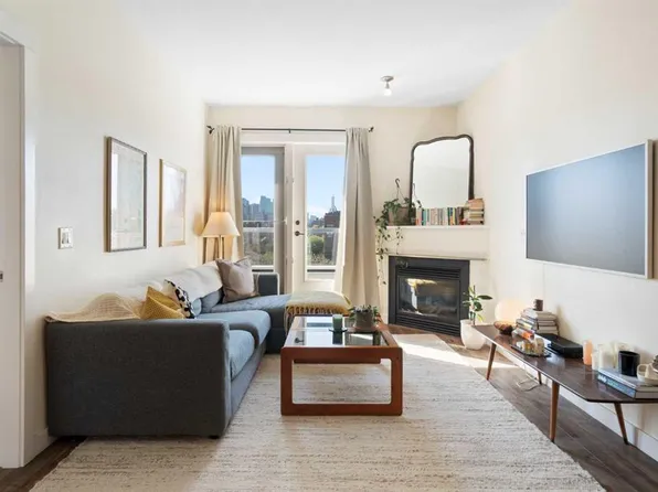 830 S Centre Ave NE #406, Calgary, AB T2E 9C3