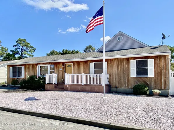 1045 Seaman Avenue, Beachwood, NJ 08722