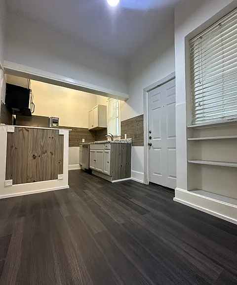 1115 N Crawford St #2 — Photo 7