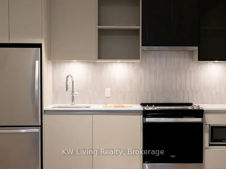 395 Dundas St N #701 — Photo 3