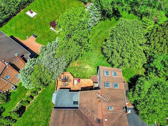 3rd image of 2R Castle Ct