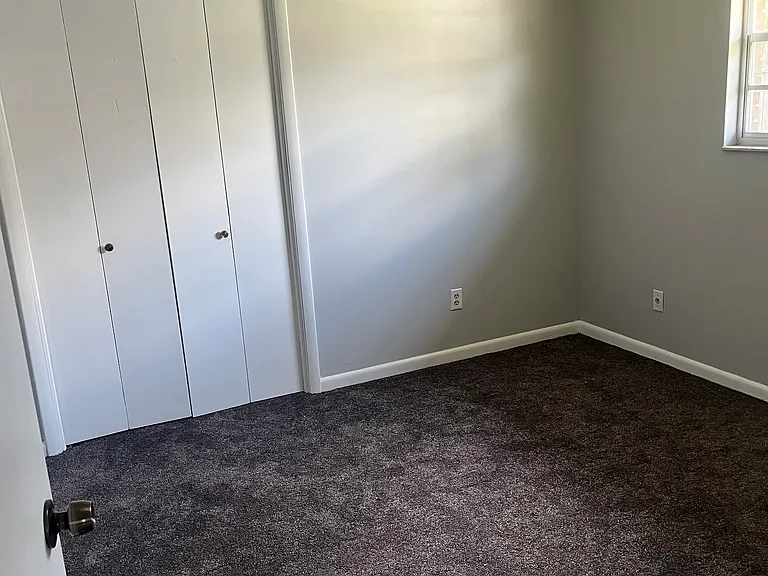 4073 Greenwillow Ln E — Photo 9