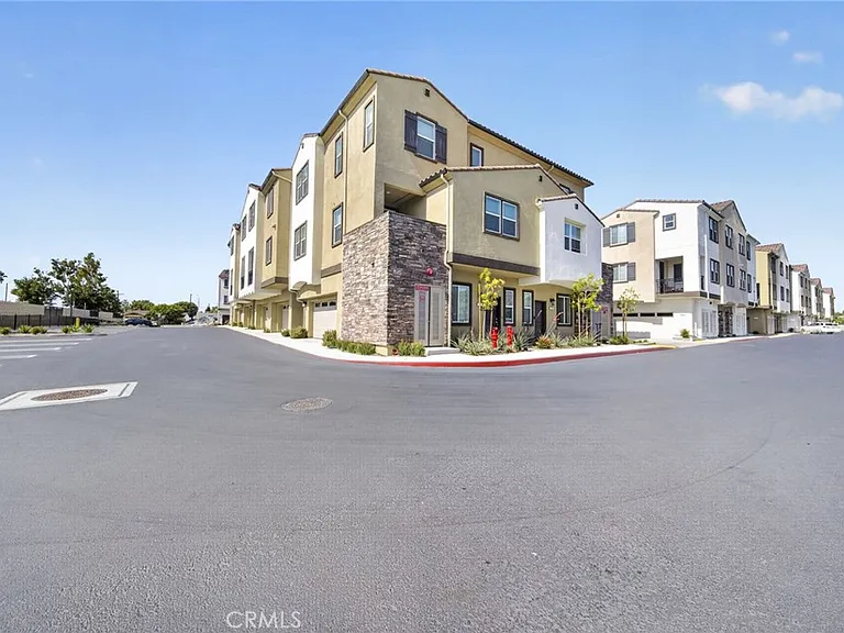 2410 E Agave St #9 — Photo 27