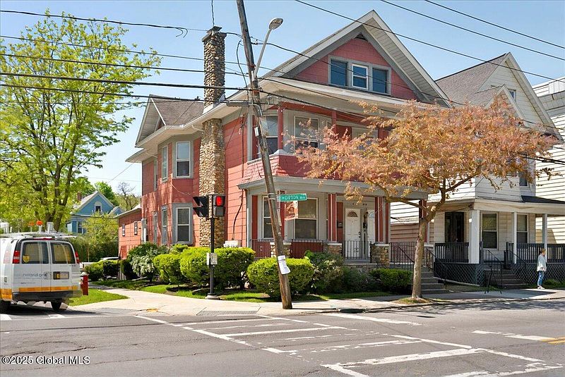2nd image of 270 Morton Avenue