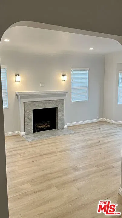 3 bed, 2.0 bath, 1388 sqft, $3,500 — Photo 2