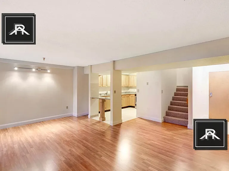 1077 Commonwealth Ave #209 — Photo 8