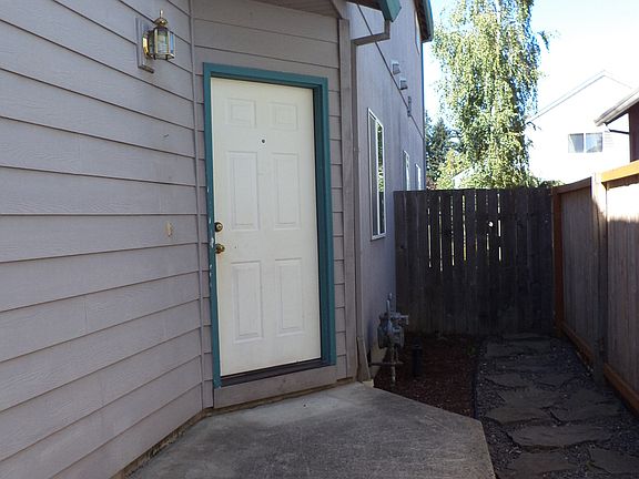2nd image of 11408 NE 30th Cir