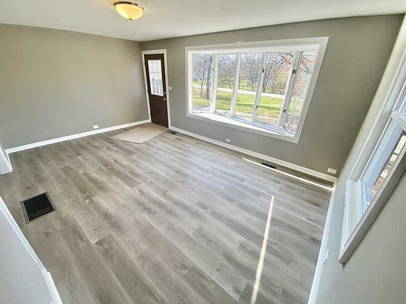 4th image of 1254 N Vine St