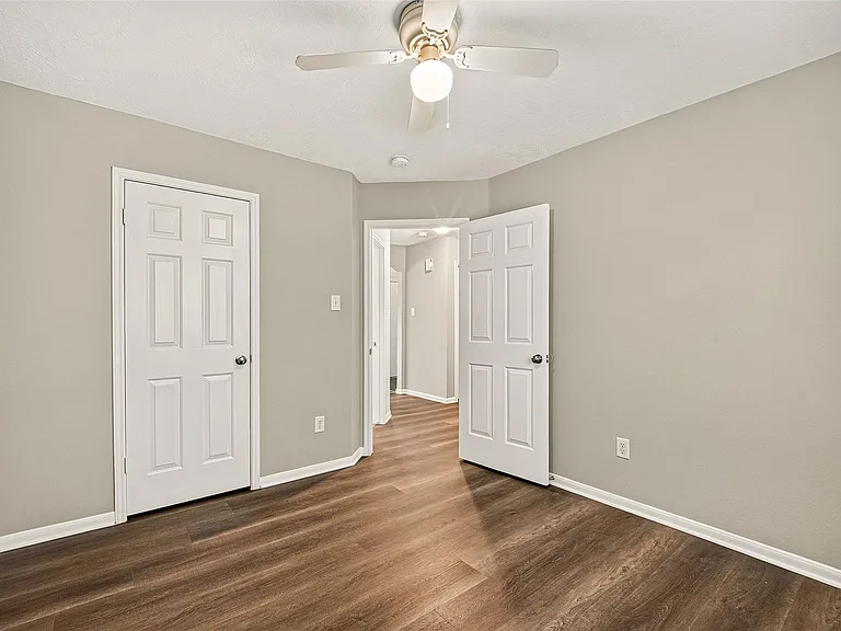 2902 Burgess Hill Ct — Photo 36